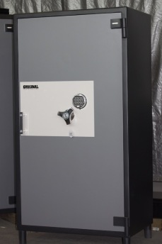 Original Enforcer Extra Wide Home Safe Showroom Model Original Enforcer Extra Wide Home Safe Showroom Model